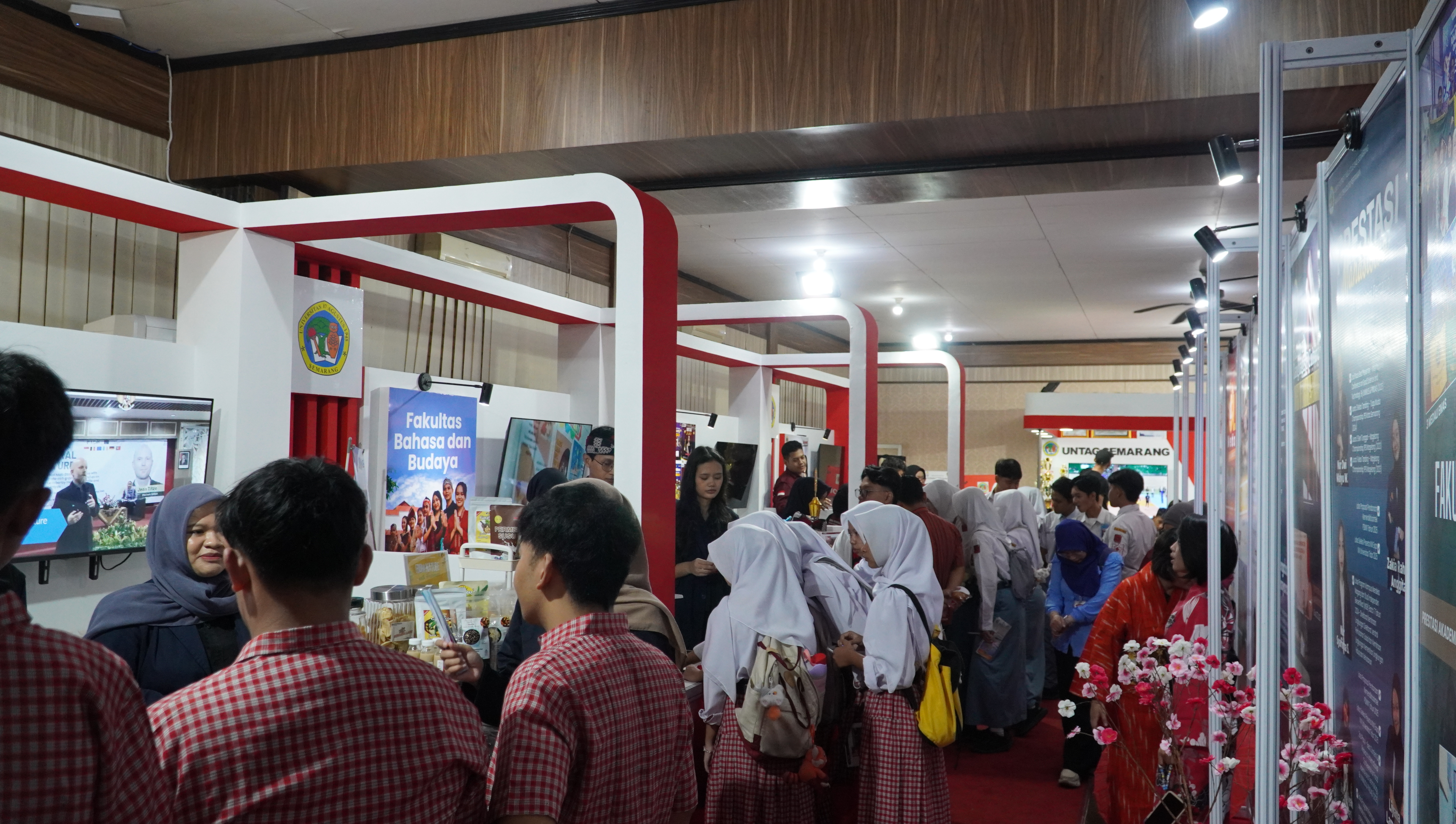 Expo Campus UNTAG Tarik Perhatian Siswa dengan Pameran Kreatif 