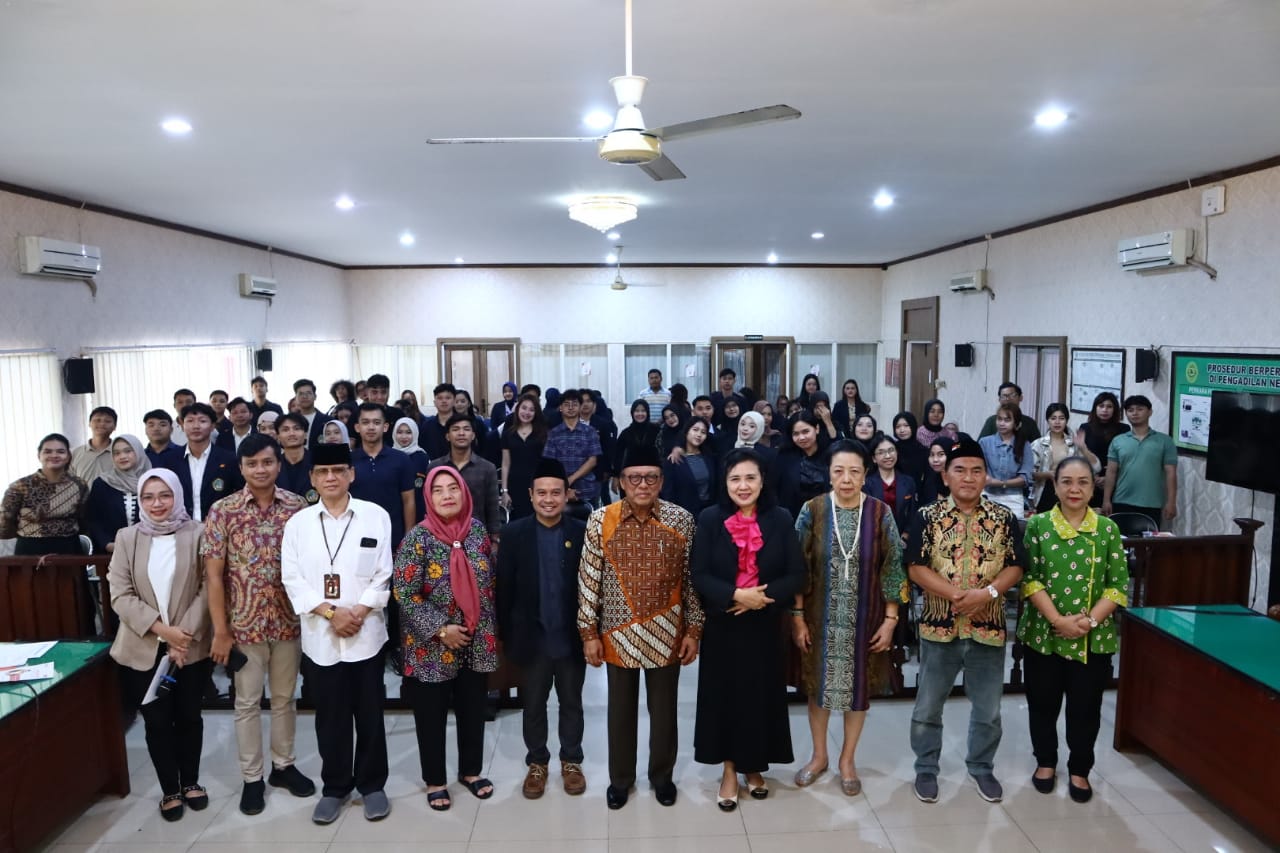 Mantan Hakim Agung MA Berikan Segudang Ilmu Kepada Mahasiswa UNTAG